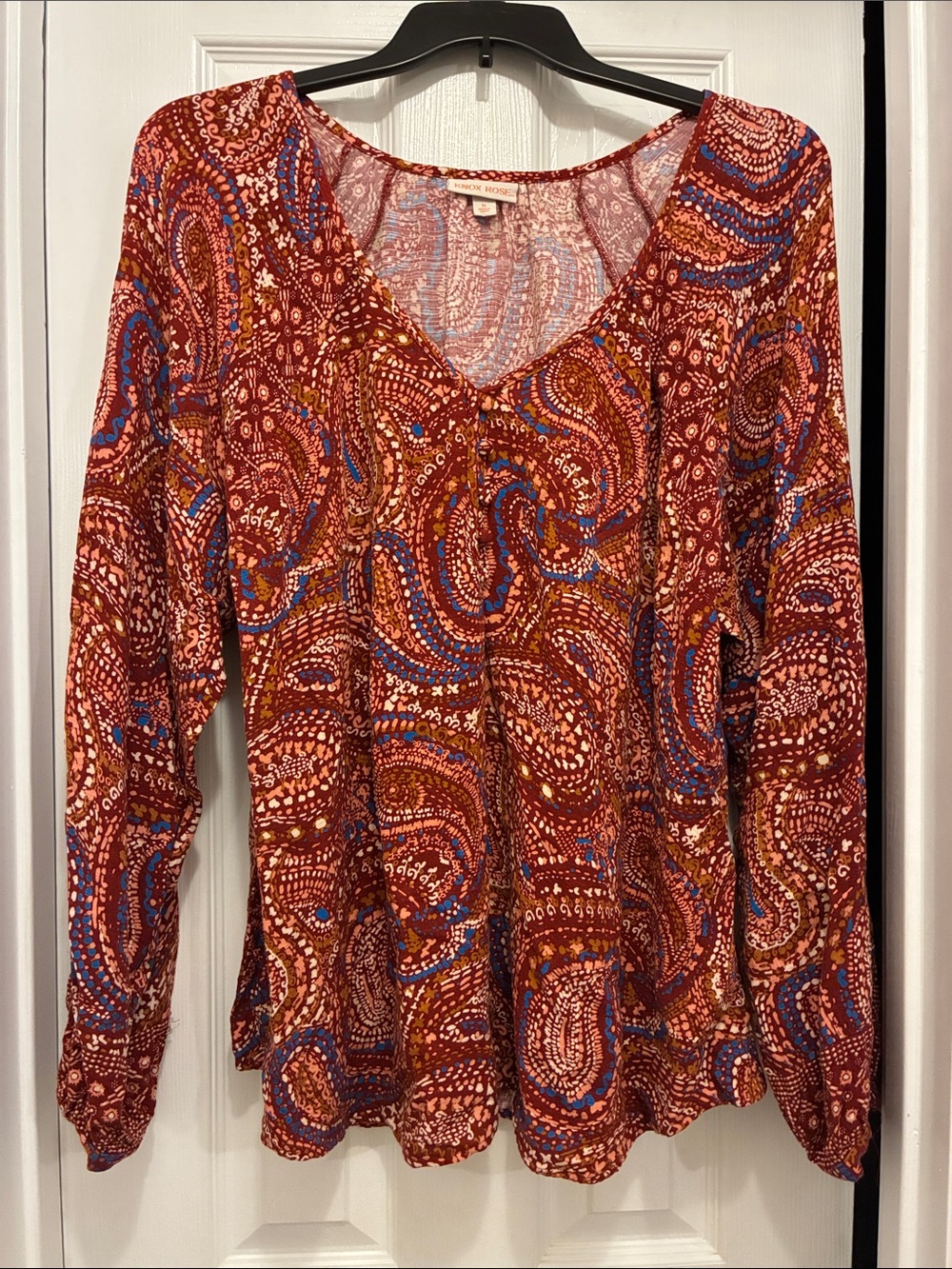 Women's Rust Paisley V-Neck Long Sleeve Top